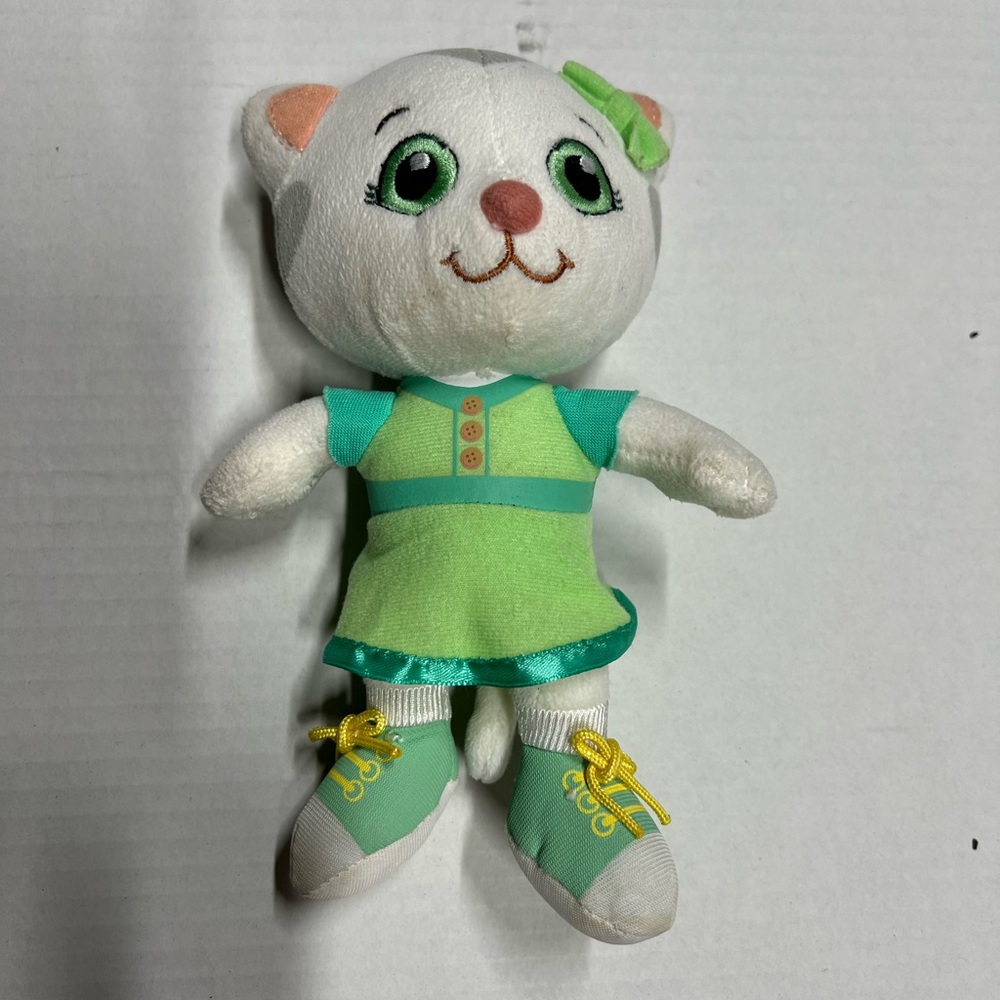Katerina Kitty Cat plush Daniel Tiger